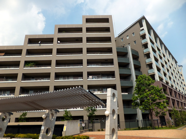 港北ニュータウンレフリアパークアネシスイーストコートの外観