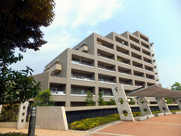 港北ニュータウンレフリアパークアネシスイーストコートの外観