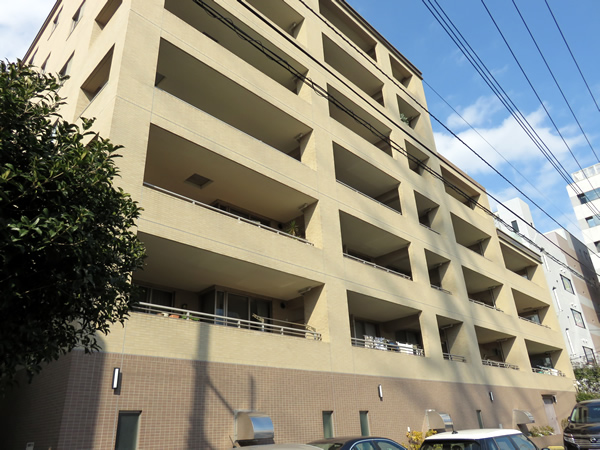 ヴェルビュ新百合ヶ丘の外観