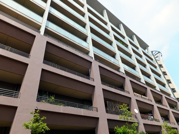 港北ニュータウンレフリアパークアネシスイーストコートの外観