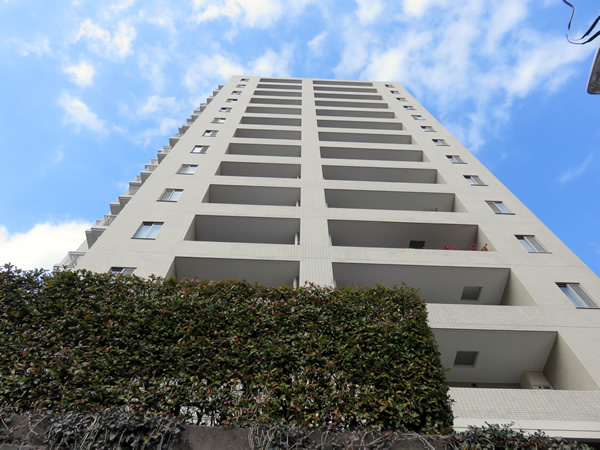 新百合ヶ丘パークハウス4番街の外観