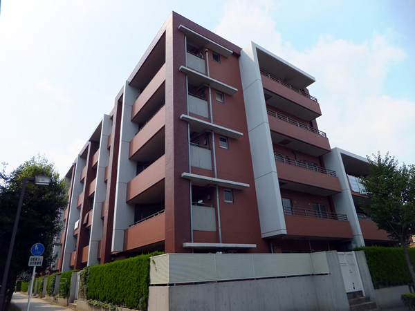 パルミナード横浜仲町台の外観