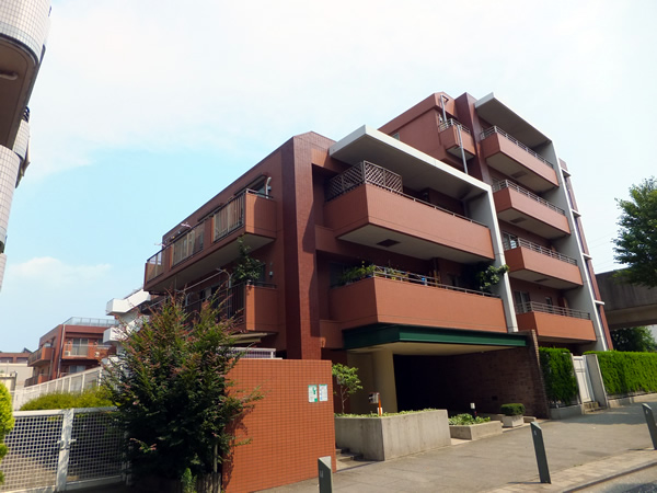 パルミナード横浜仲町台の外観