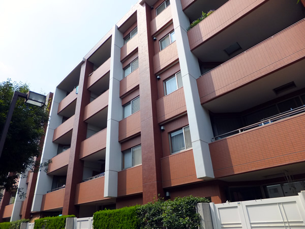 パルミナード横浜仲町台の外観