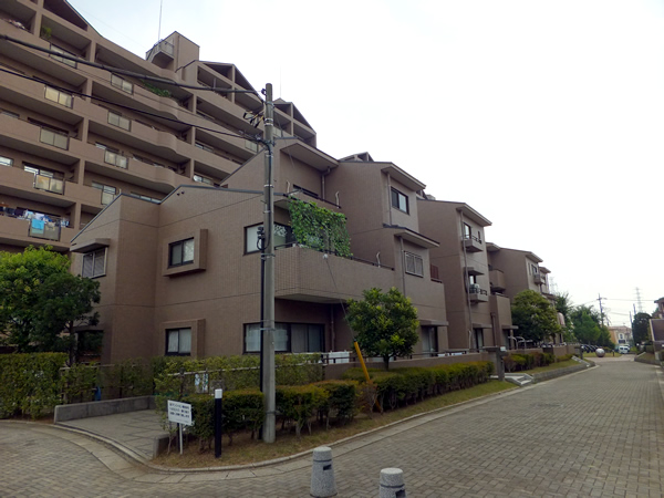 ヒルズアスパイア３号棟の外観