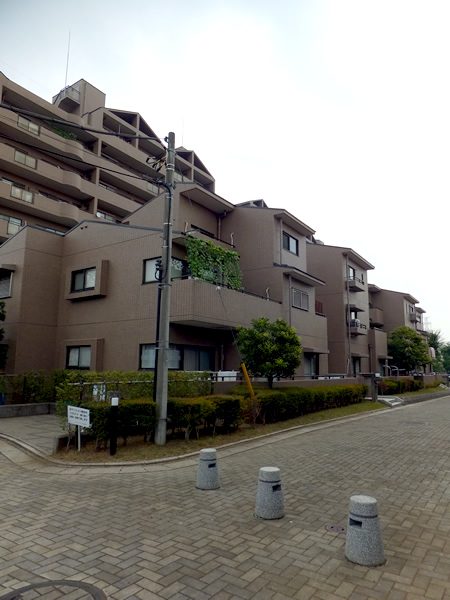 ヒルズアスパイア３号棟の外観