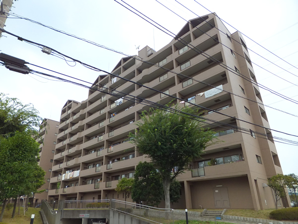 ヒルズアスパイア2号棟の外観