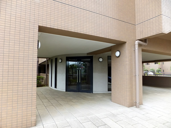 ヒルズアスパイア2号棟の外観