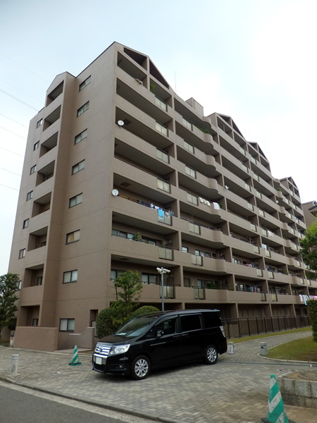 ヒルズアスパイア1号棟の外観