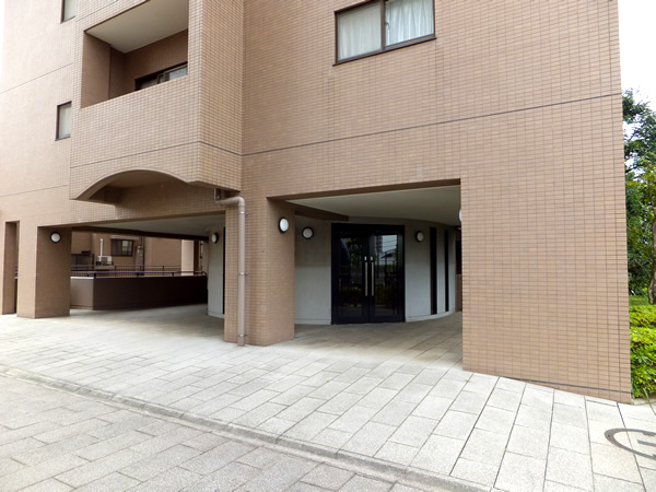 ヒルズアスパイア1号棟の外観