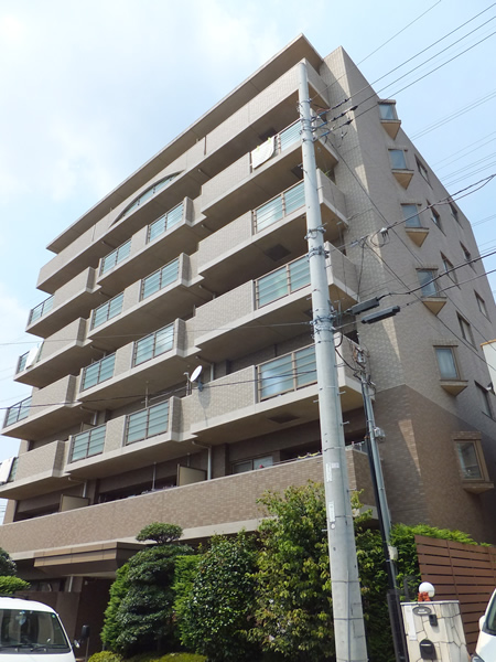 アドリーム仲町台の外観