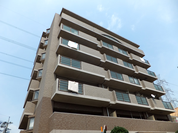 アドリーム仲町台の外観