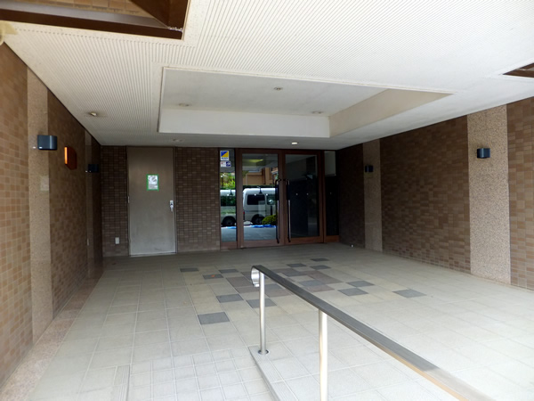 アドリーム仲町台の外観