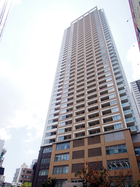 グランドターミナルタワー本八幡の外観