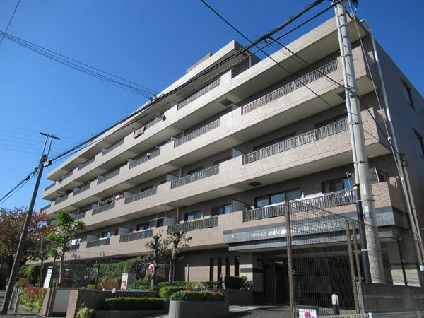 日神パレステージ鶴間南の外観