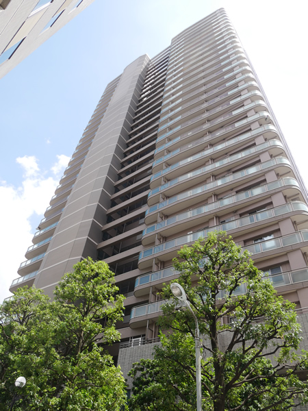 ステーションフロントタワーの外観