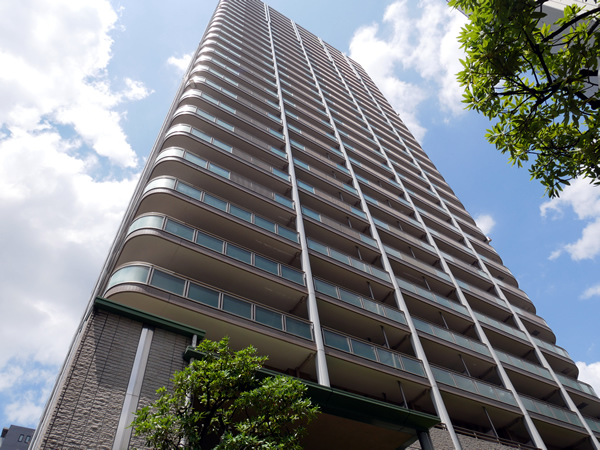 ステーションフロントタワーの外観