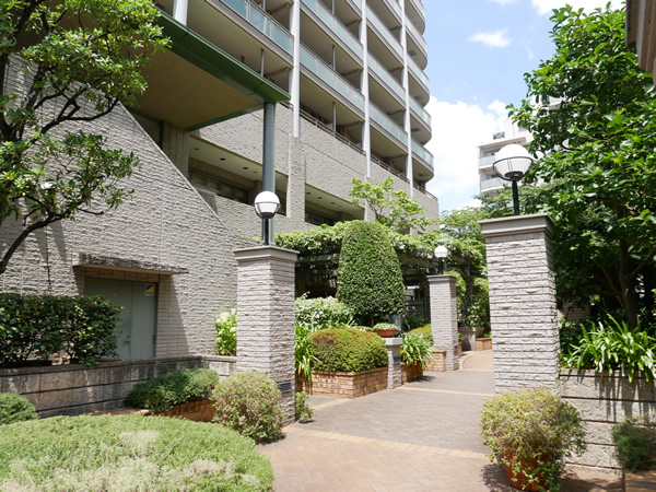 ステーションフロントタワーの外観