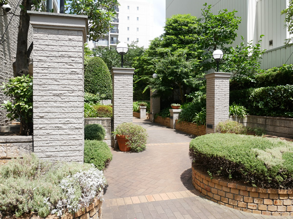 ステーションフロントタワーの外観