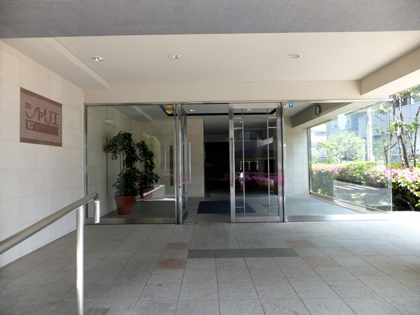 シャリエ横浜ベイグランデの外観