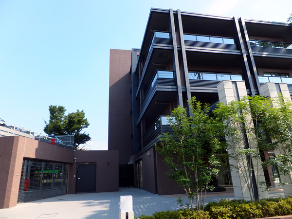 ライオンズ三鷹台欅テラスの外観