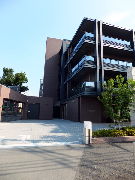 ライオンズ三鷹台欅テラスの外観