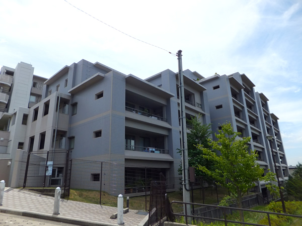 ドレッセあざみ野コリーナコートの外観