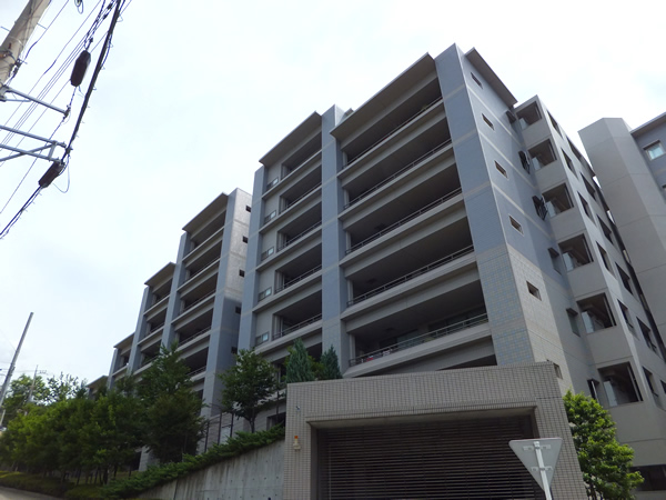 ドレッセあざみ野コリーナコートの外観