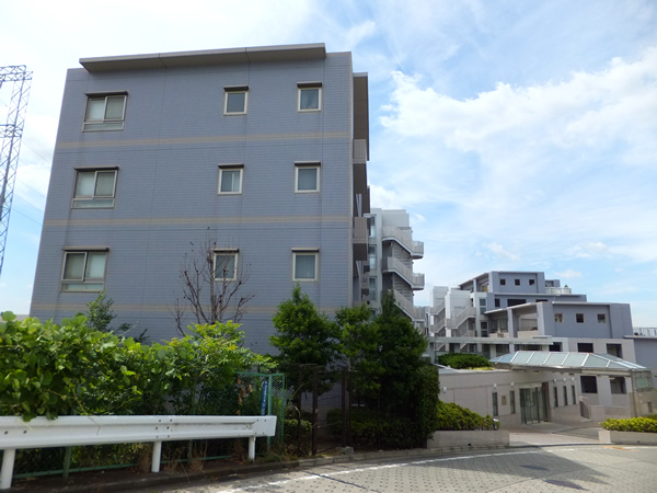 ドレッセあざみ野コリーナコートの外観