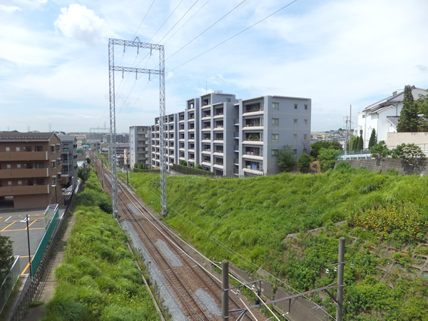 ドレッセあざみ野コリーナコートの外観