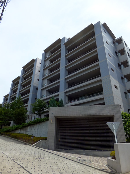 ドレッセあざみ野コリーナコートの外観