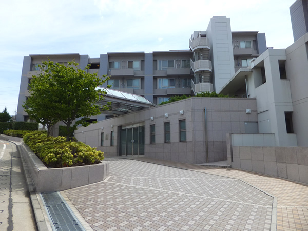 ドレッセあざみ野コリーナコートの外観