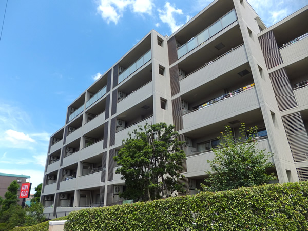 ドレッセ荏田北フォーネの外観