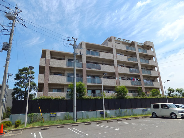 ライネスハイム青葉荏田の外観