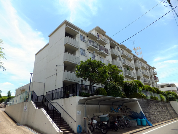 フォンテーヌ江田の外観