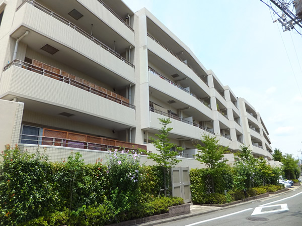 クレアヒルズ青葉荏田の外観