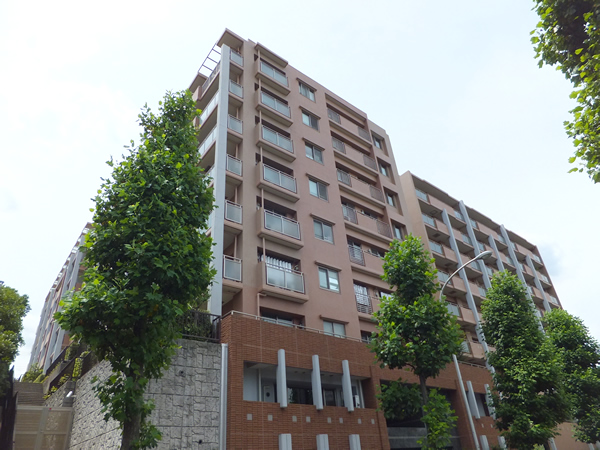 ヒルズガーディアム青葉江田の外観