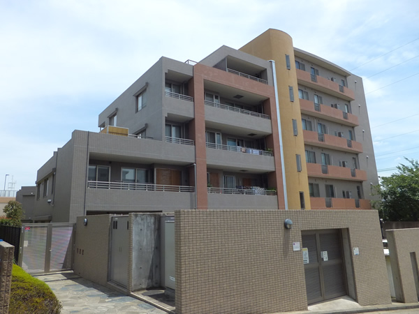 パストラルフォート江田の外観