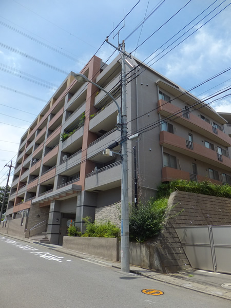 パストラルフォート江田の外観