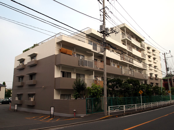 エクセレンス横浜の外観