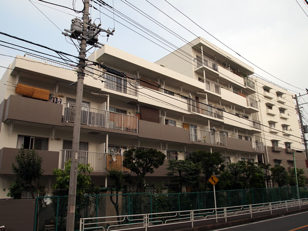 エクセレンス横浜の外観