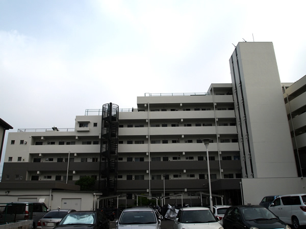 エクセレンス横浜の外観