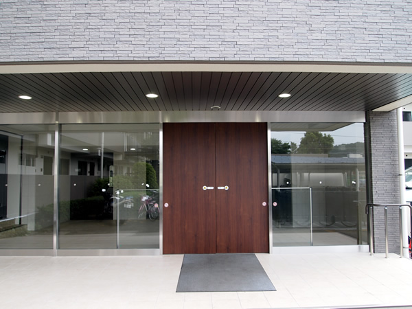 エクセレンス横浜の外観