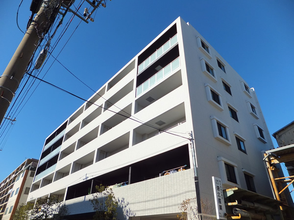 レアシス港北ブライトプレイスの外観