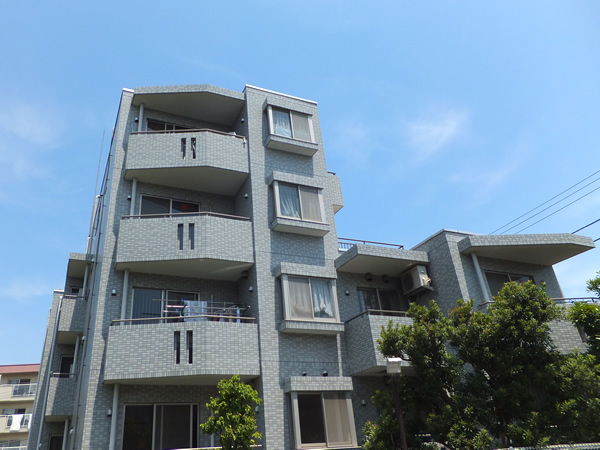 ライネスハイム鷺沼2番館の外観