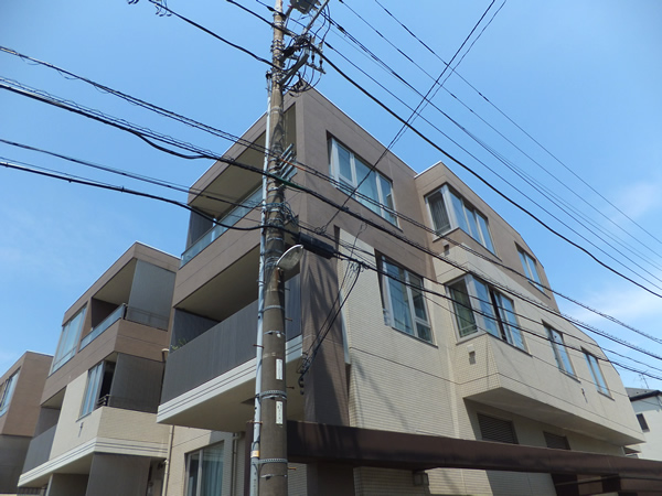 グランブルー鷺沼の外観