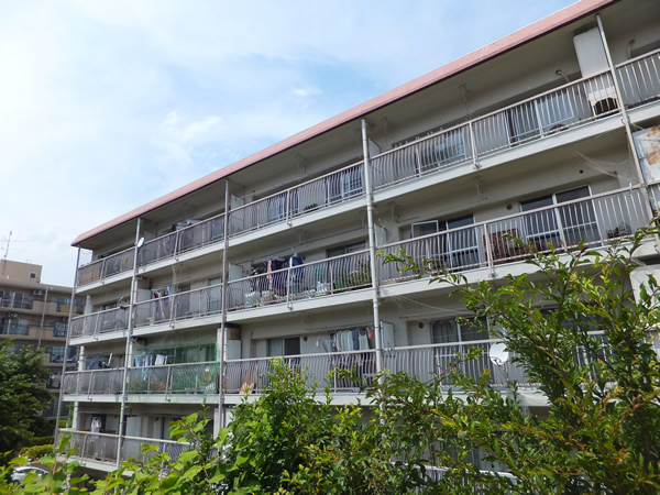 菱興宮前平マンションの外観