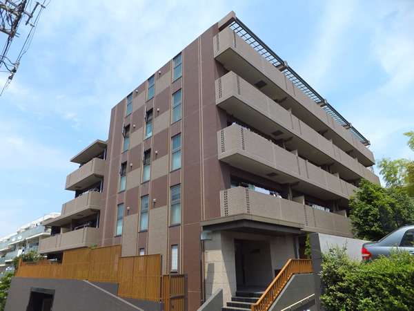 D'クラディア鷺沼の外観