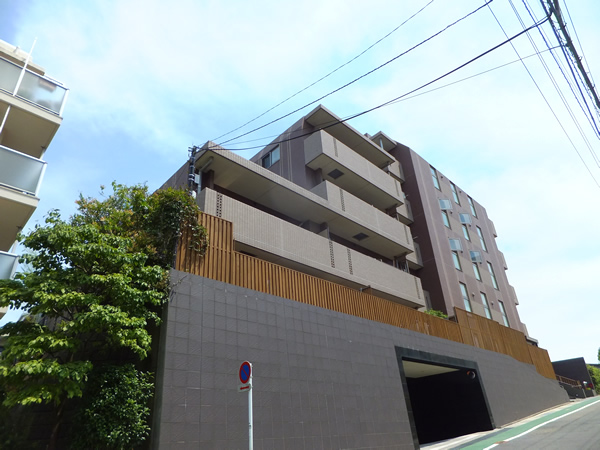 D'クラディア鷺沼の外観