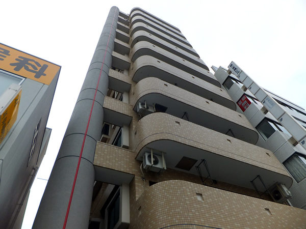 フローレンスパレス保土ヶ谷駅前の外観